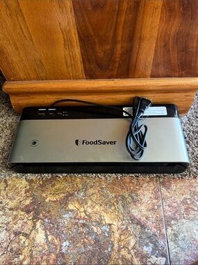 FoodSaver Vacuum Sealer - VS0150